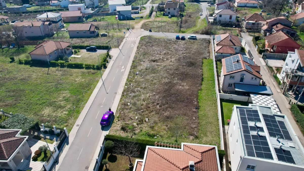 Prodaje se 8 gradjevinskih placeva