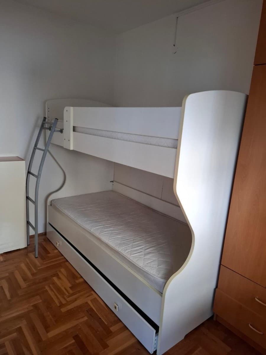 Izdaje se jednosoban stan