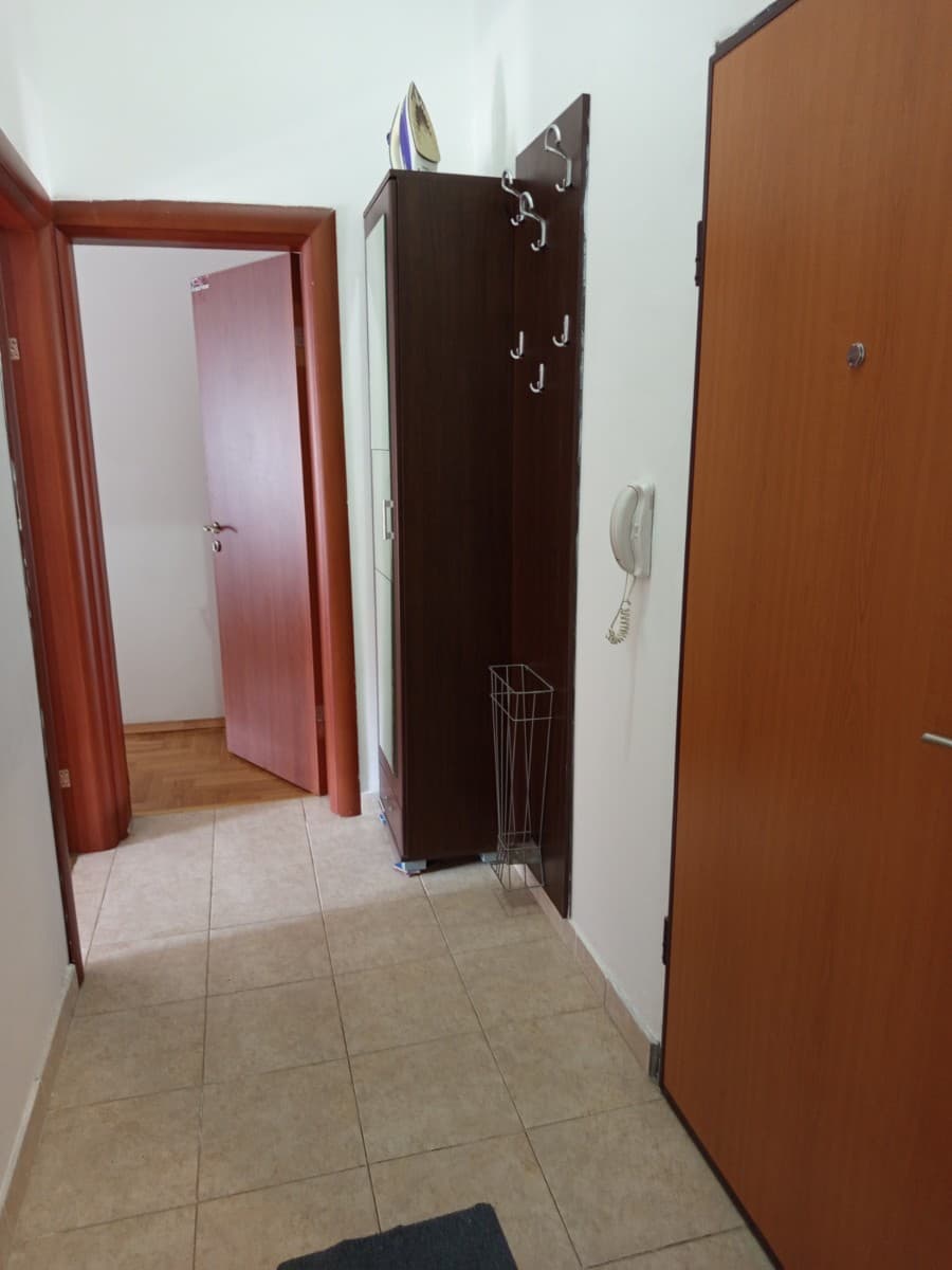 Izdaje se stan
