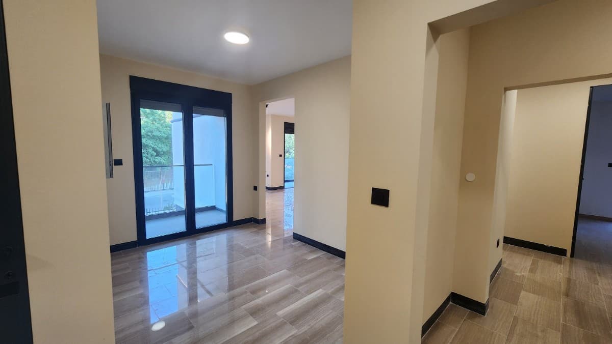 Na prodaju stan