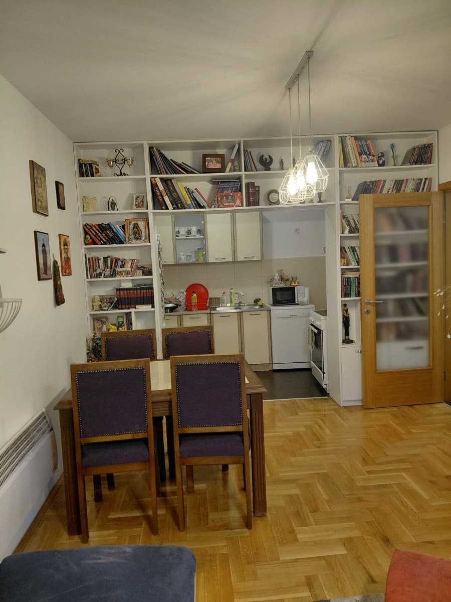 Prodaje se jednosoban stan