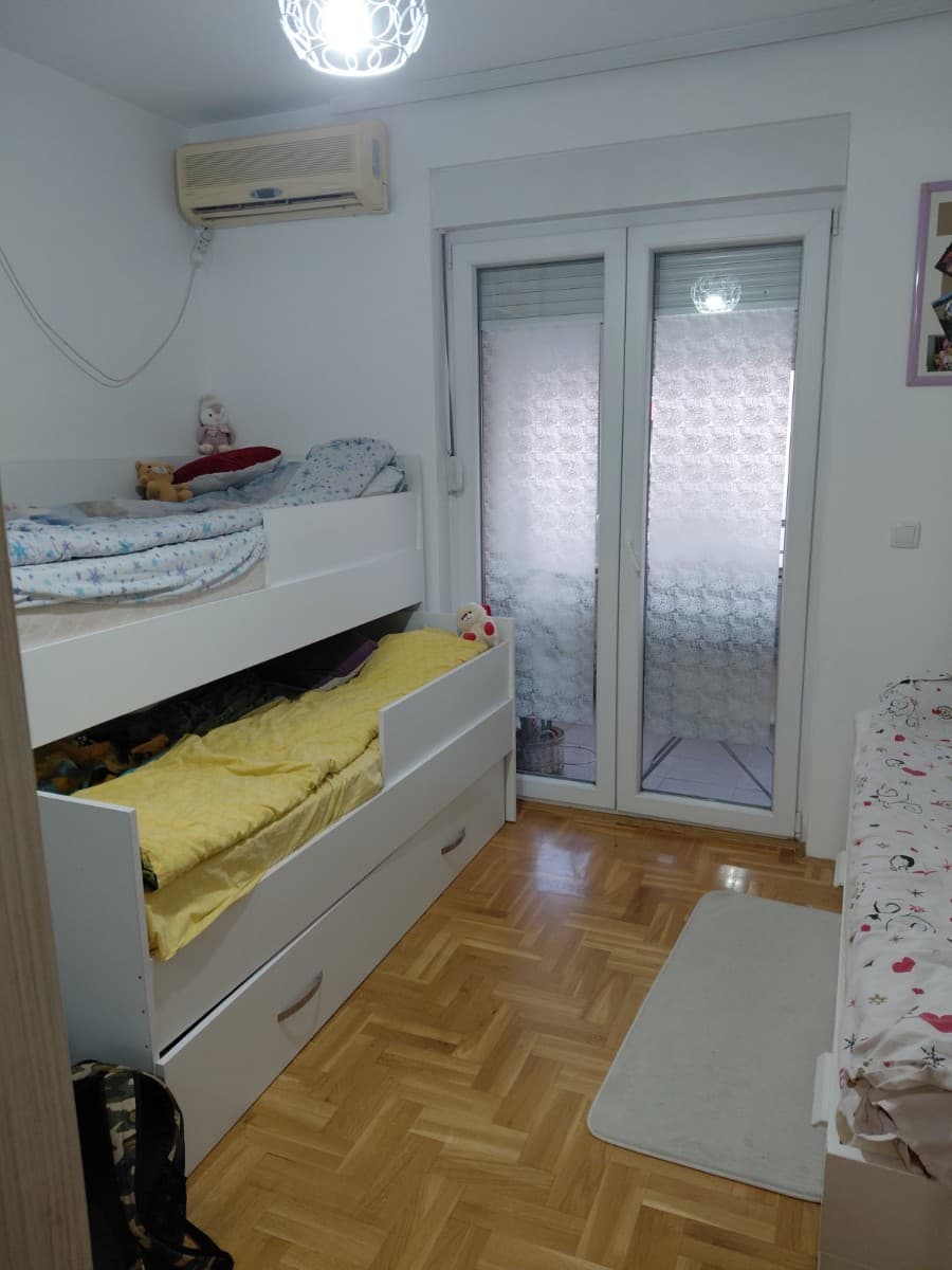 Prodaje se jednosoban stan