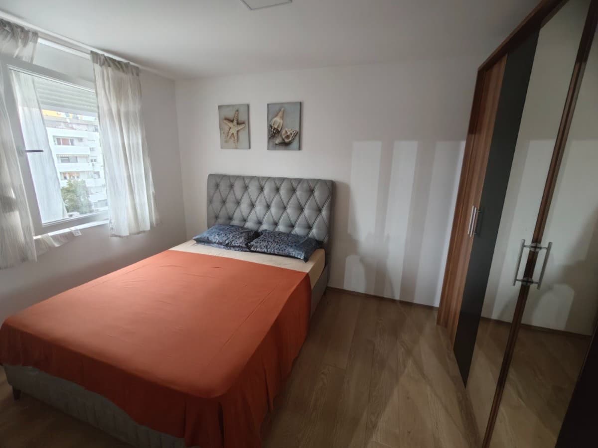 Izdaje se jednosoban stan