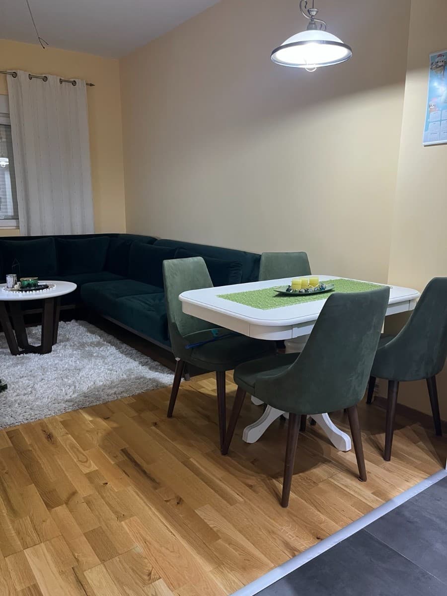 Izdaje se stan