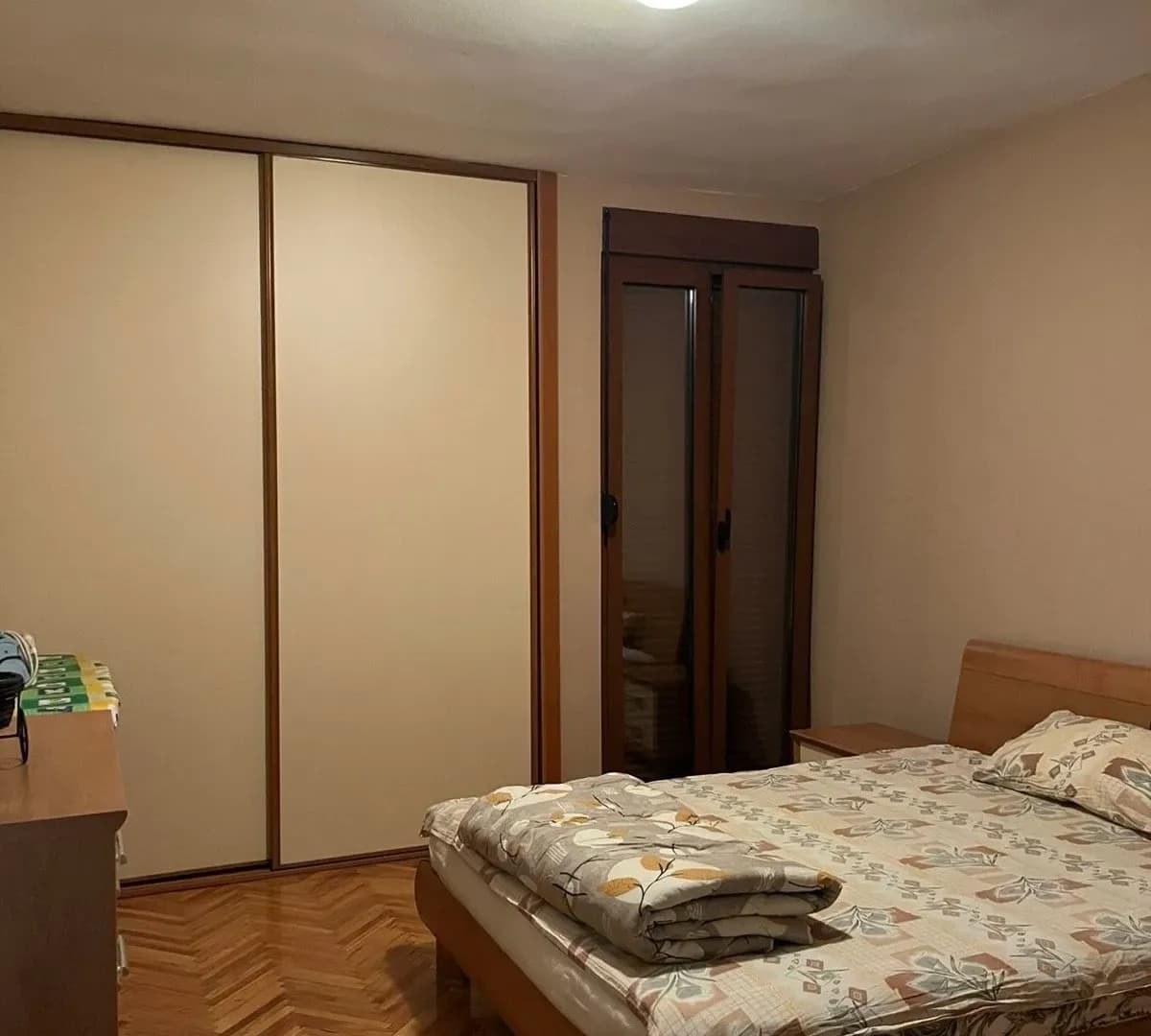 Izdaje se dvosoban stan