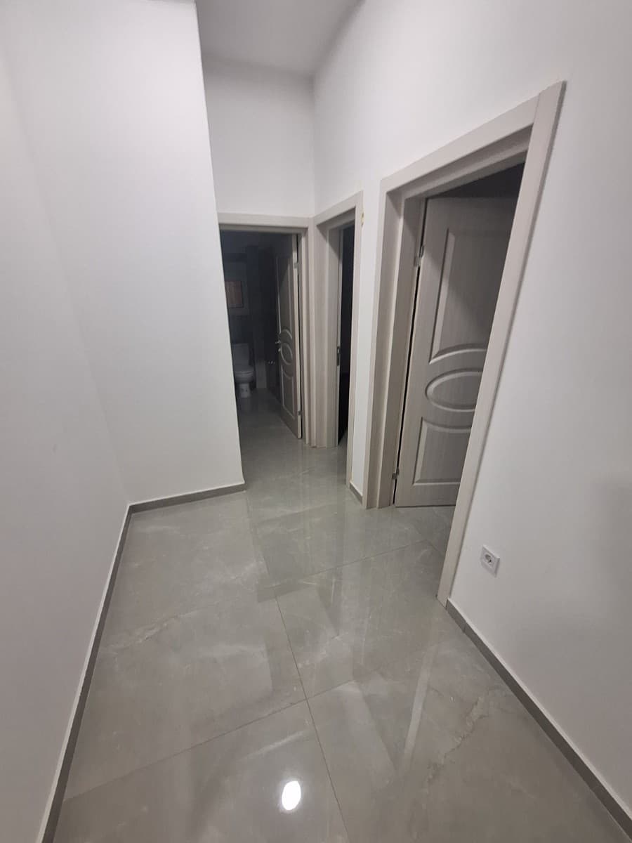 Izdaje se nenamjesten sprat u kuci