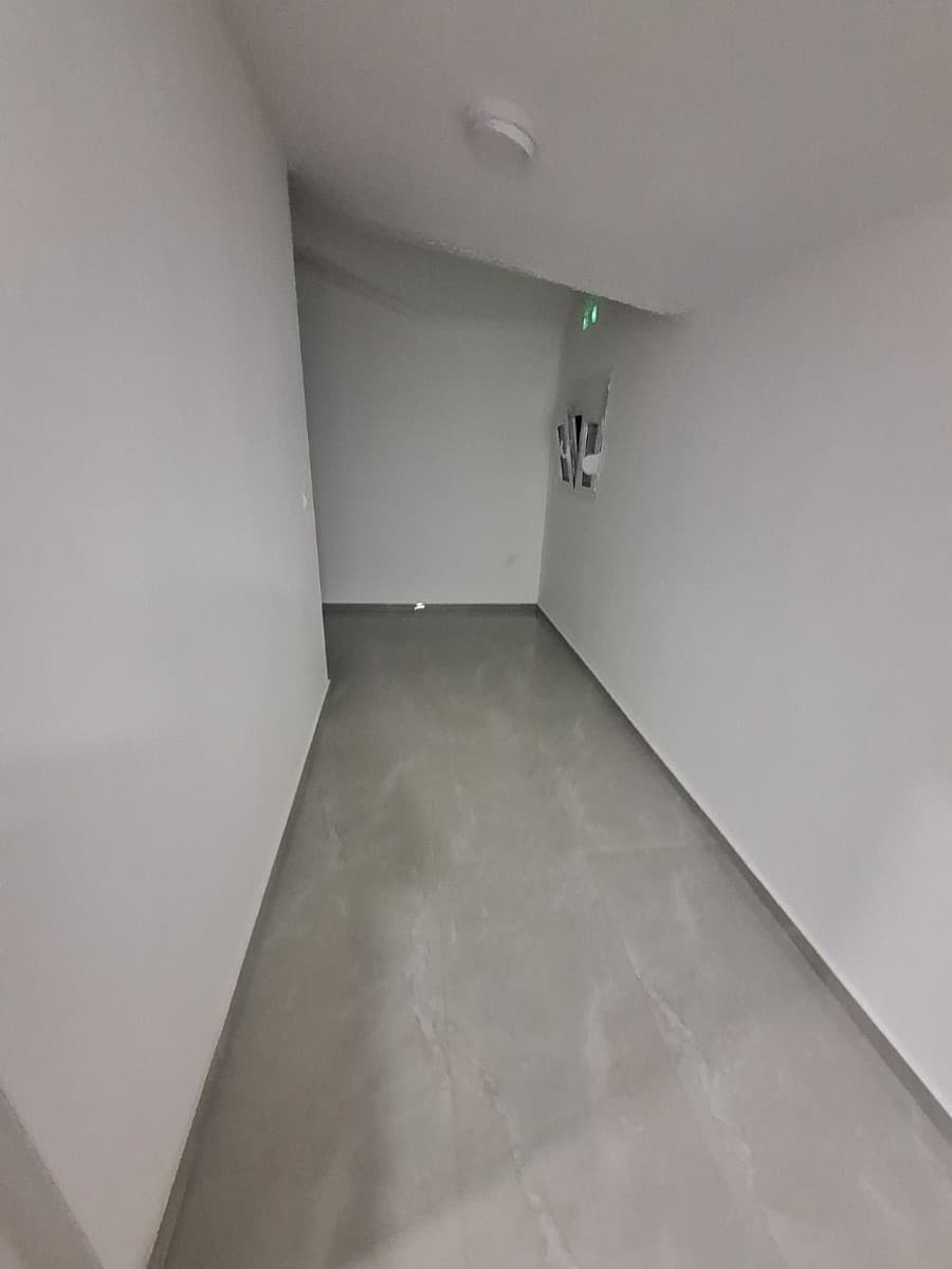 Izdaje se nenamjesten sprat u kuci