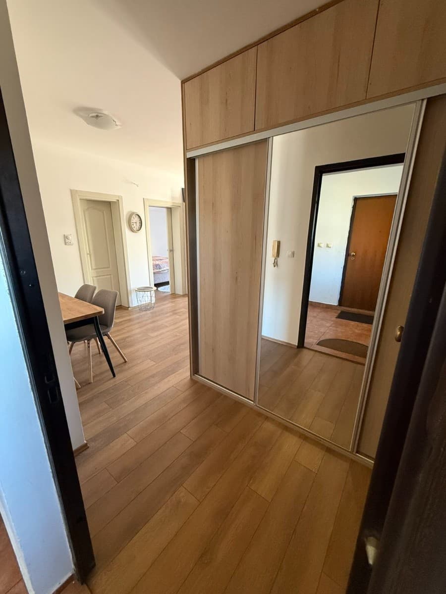 Prodaje se jednosoban stan