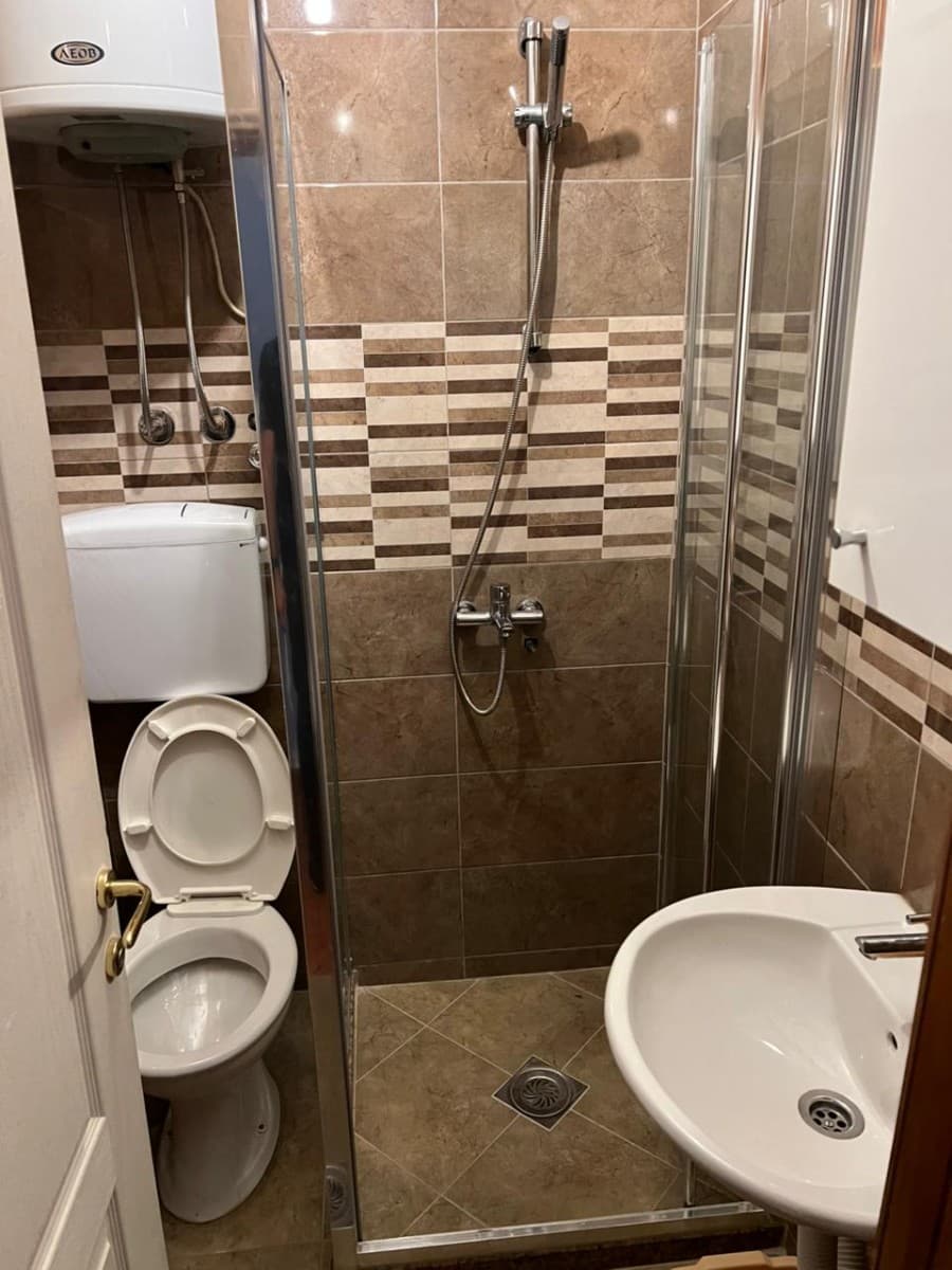 Izdaje se sprat kuce