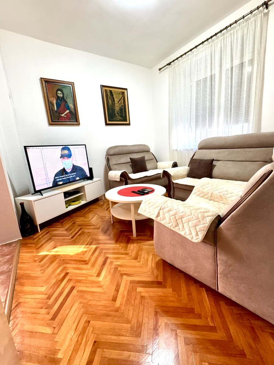 Prodaje se kuca