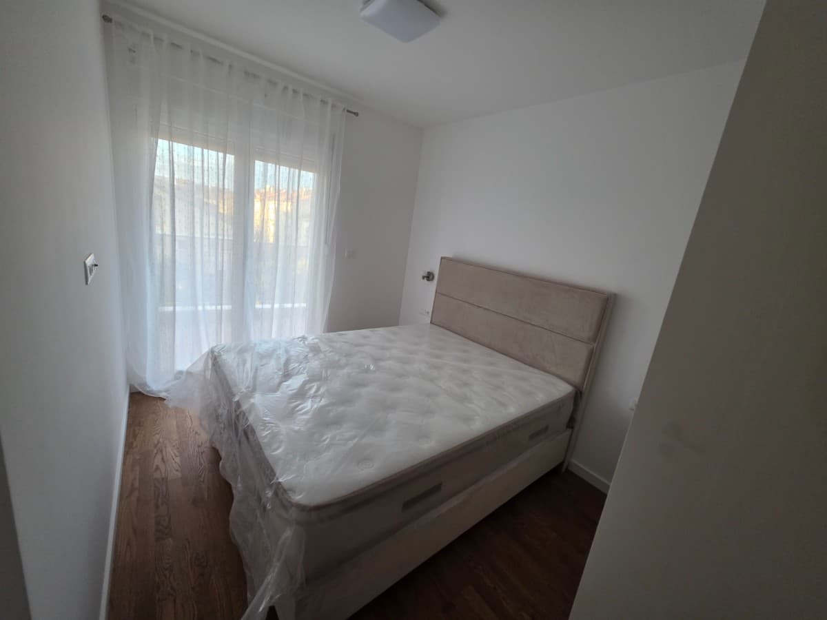 Izdaje se jednosoban stan