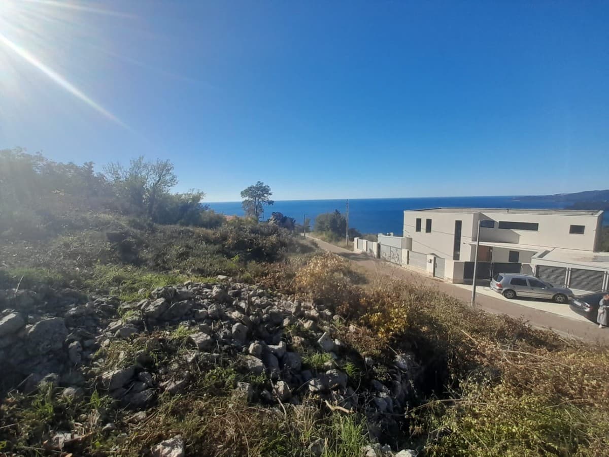 Prodaje se gradjevinski plac