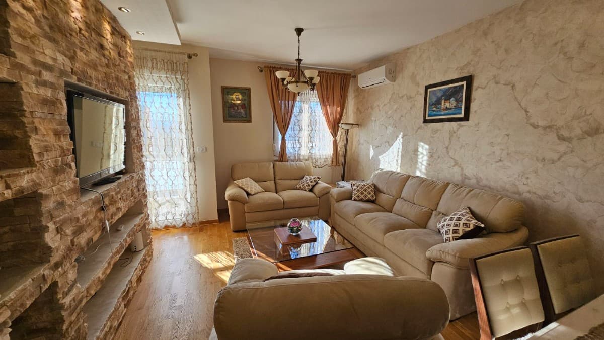 Izdaje se stan