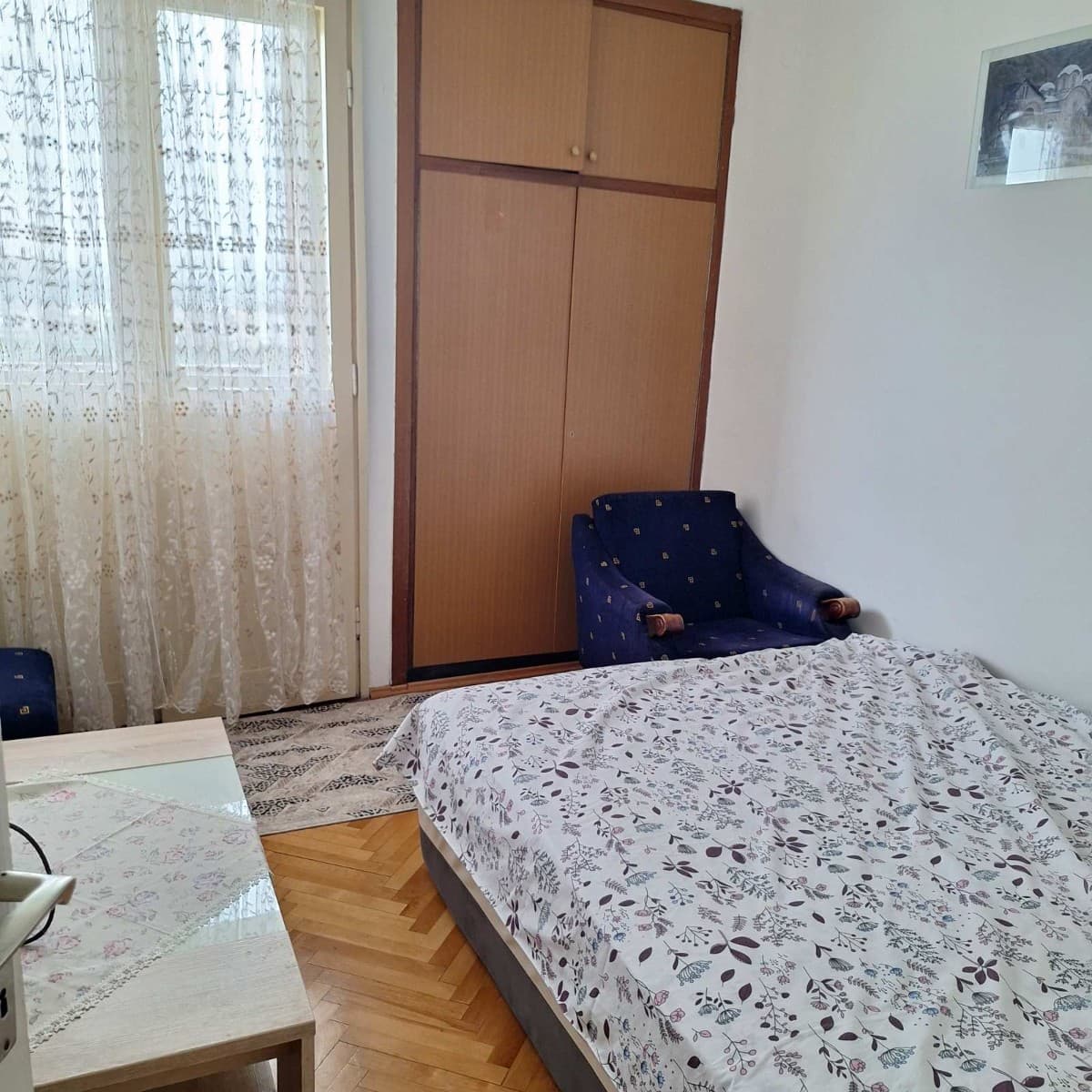 Izdaje se dvosoban stan