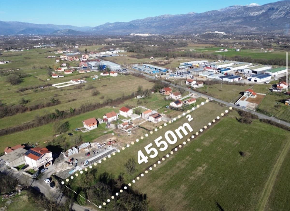 Na prodaju plac