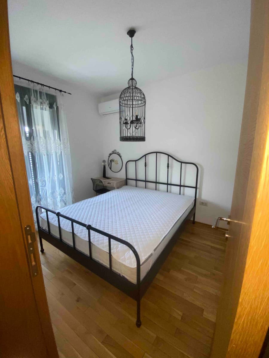 Izdaje se jednosoban stan