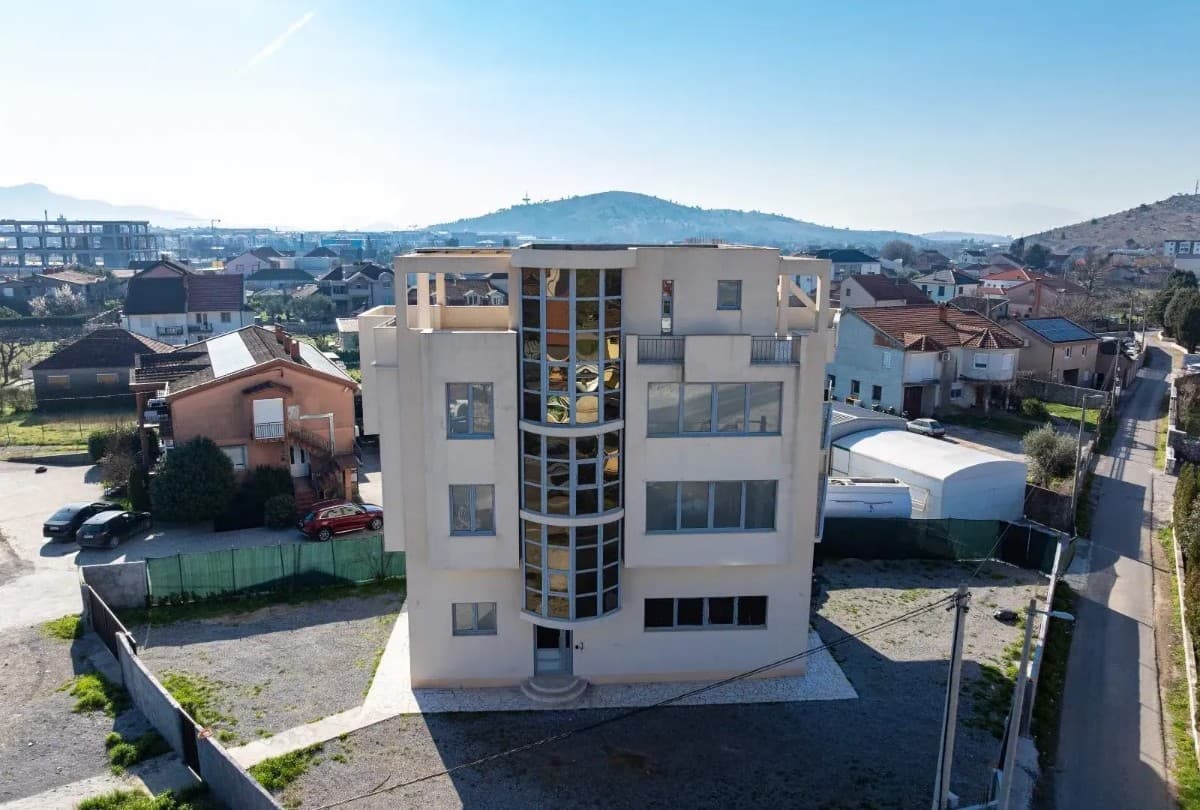 Izdaje se poslovni prostor