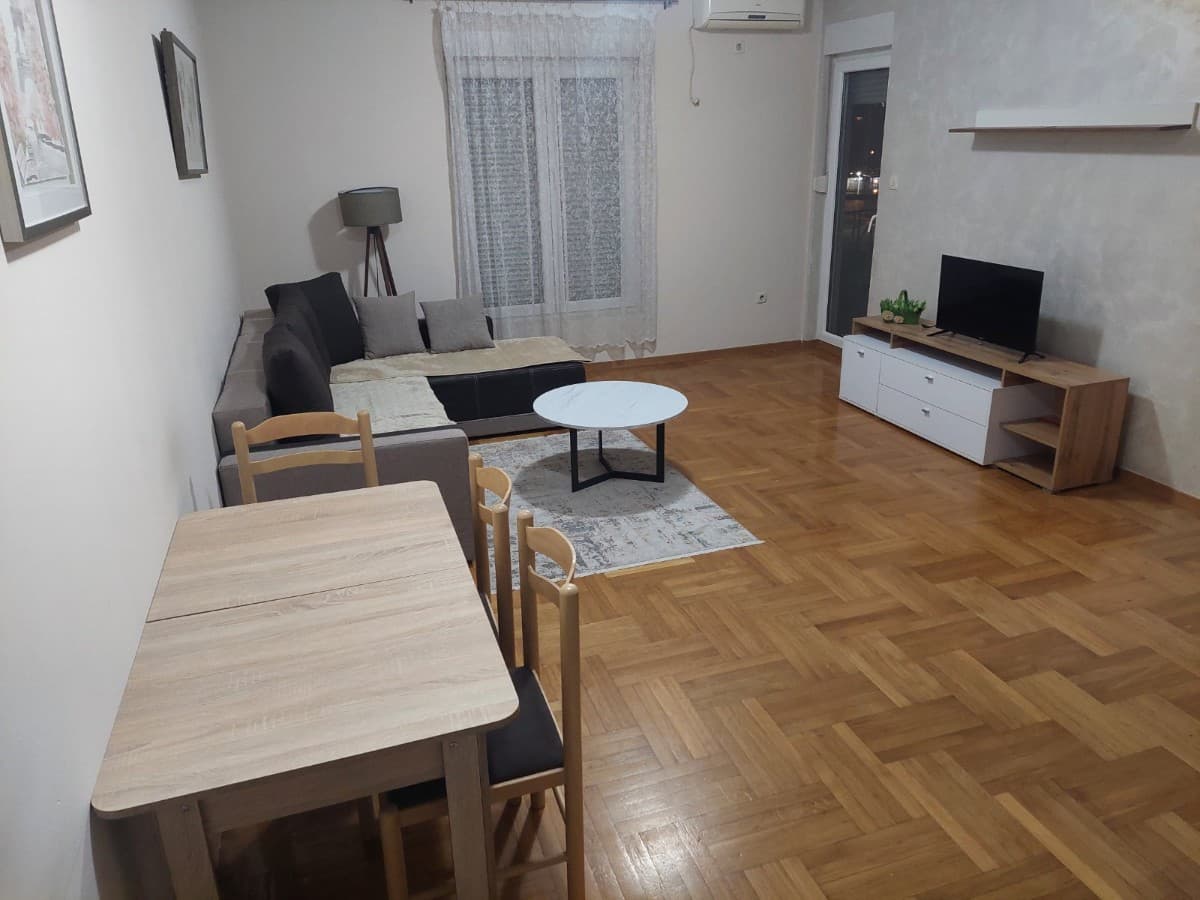 Izdaje se jednosoban stan