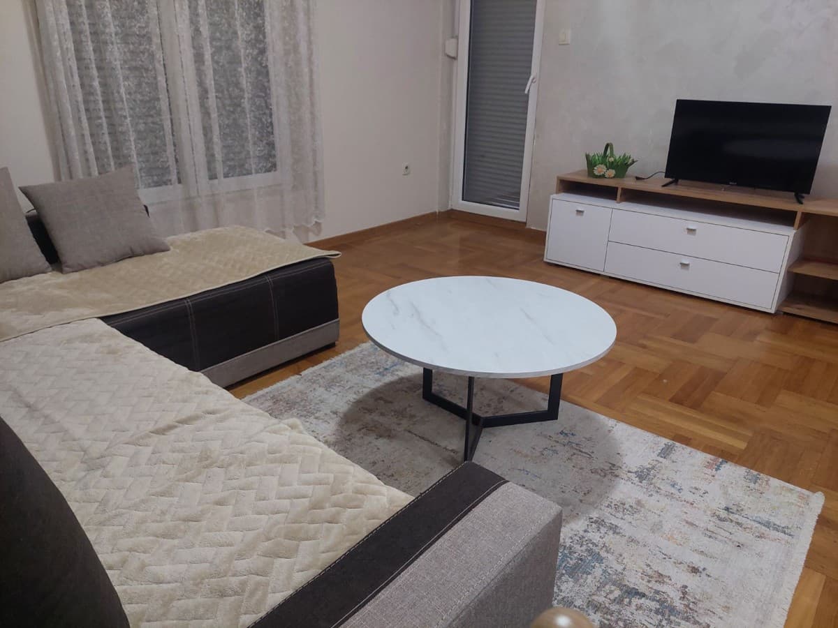 Izdaje se jednosoban stan