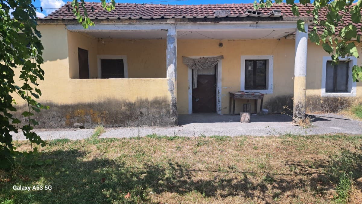 Na prodaju kuća i placevi u Danilovgradu