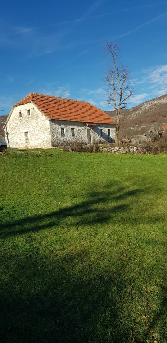 Prodaje se imanje