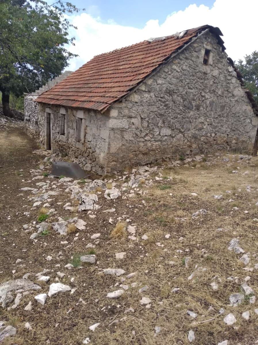 Prodaje se plac