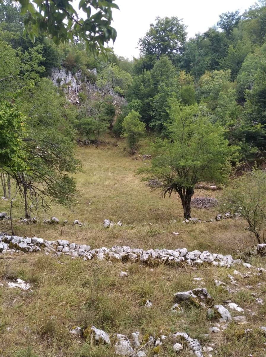 Prodaje se plac