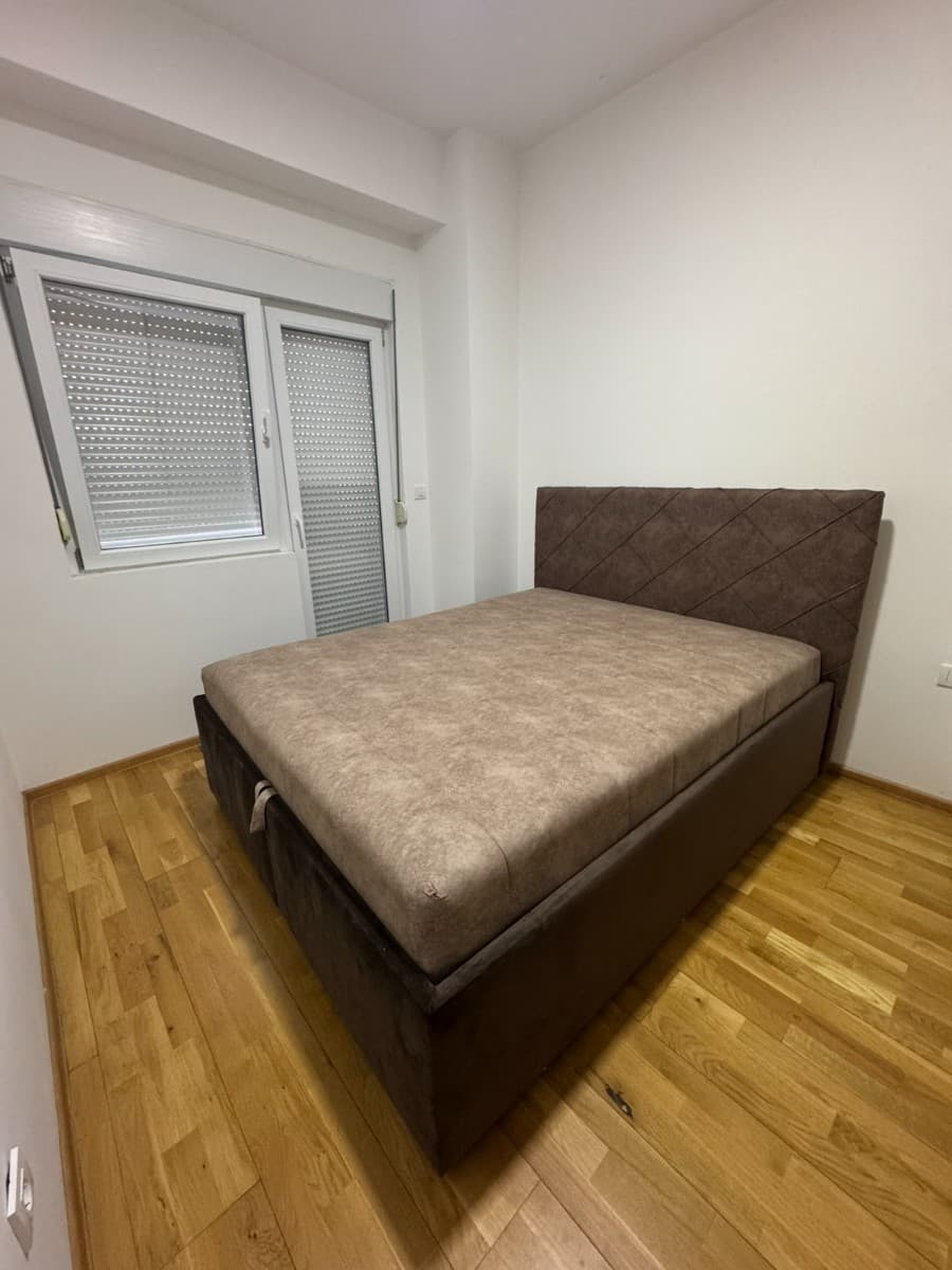Izdaje se stan