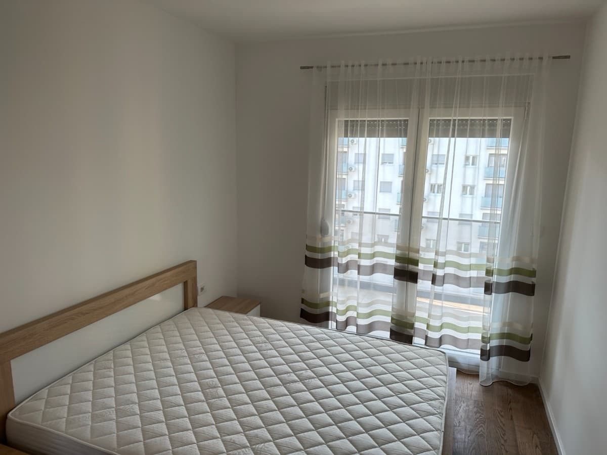 Izdaje se jednosoban stan