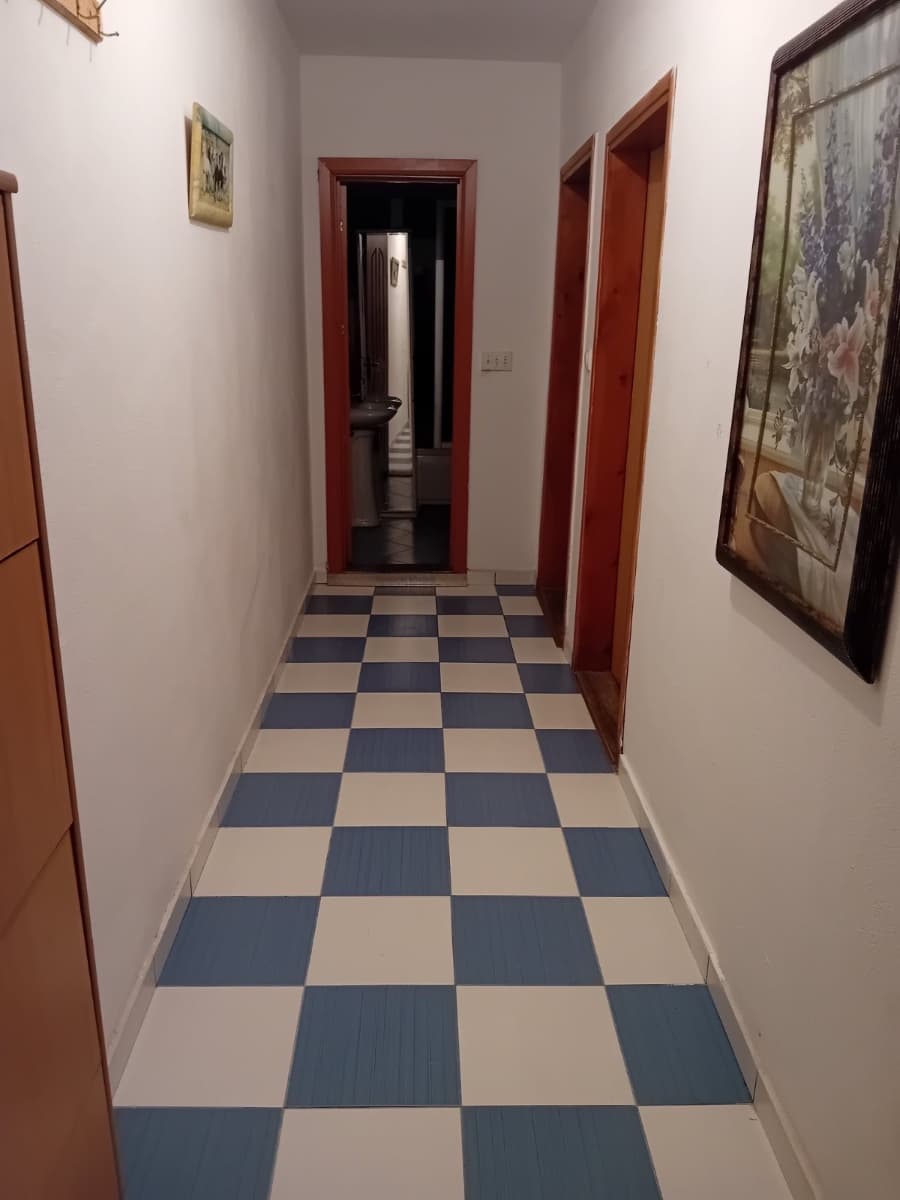 Izdaje se dvosoban stan