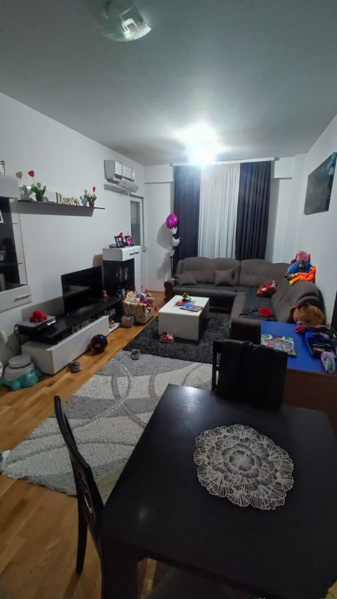 Prodaje se jednosoban stan