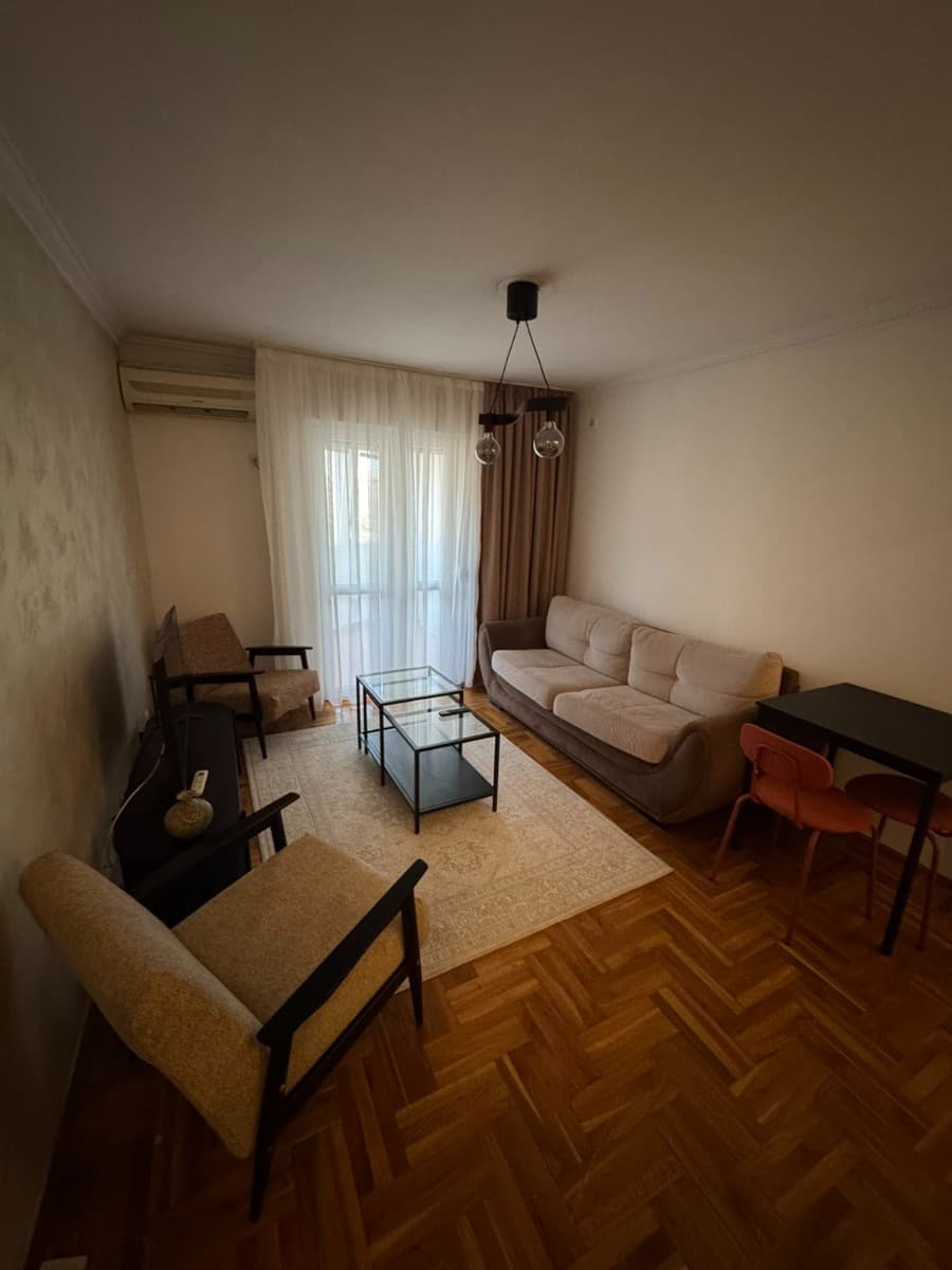 Izdaje se jednosoban stan