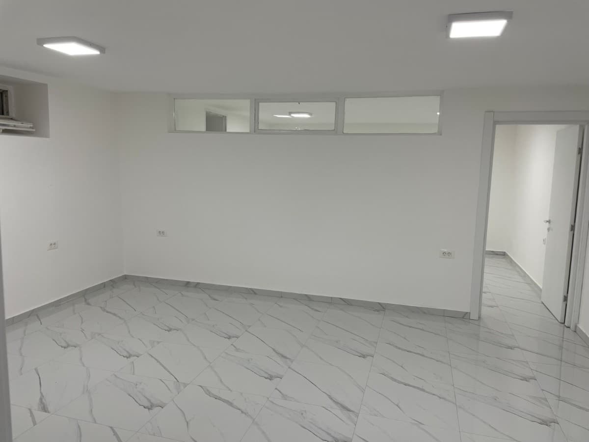 Izdaje se poslovni prostor u strogom centru