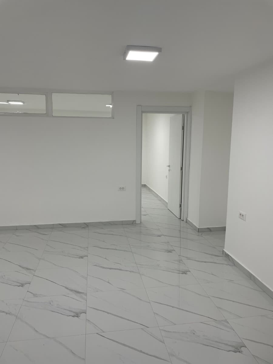 Izdaje se poslovni prostor u strogom centru