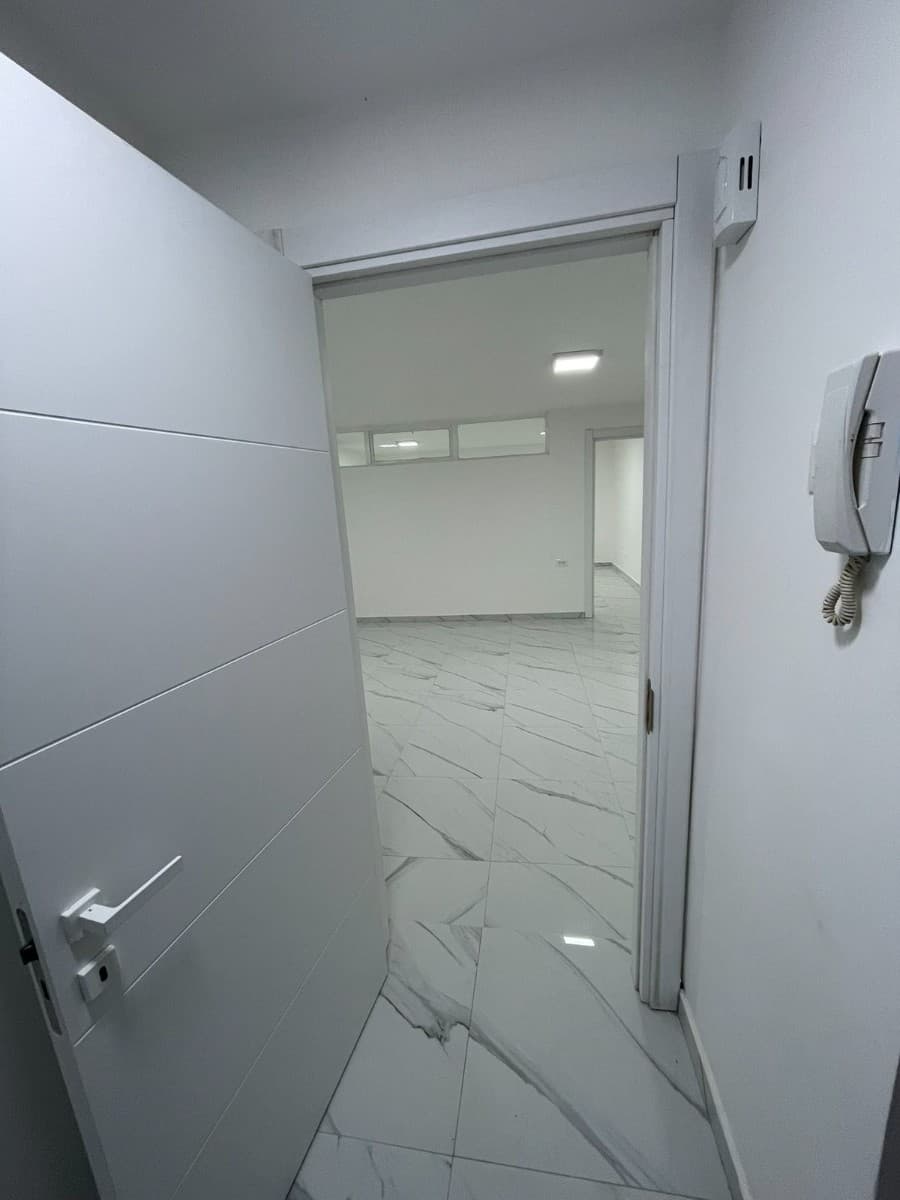 Izdaje se poslovni prostor u strogom centru