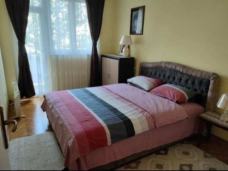 Izdaje se jednosoban stan