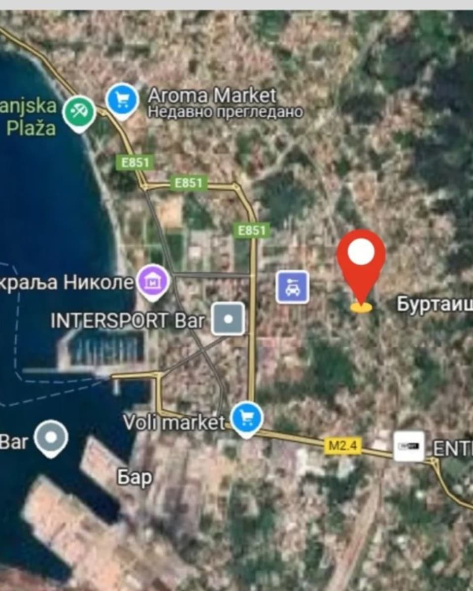 Prodaju se dva jednosobna stana u Baru