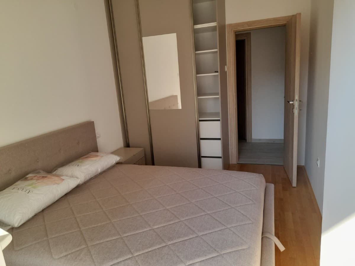 Izdaje se jednosoban stan
