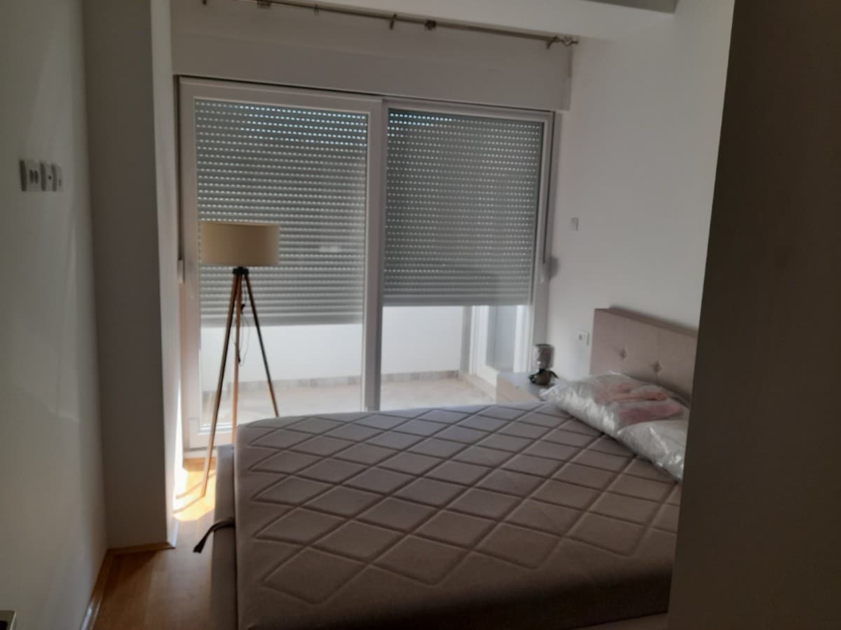 Izdaje se jednosoban stan