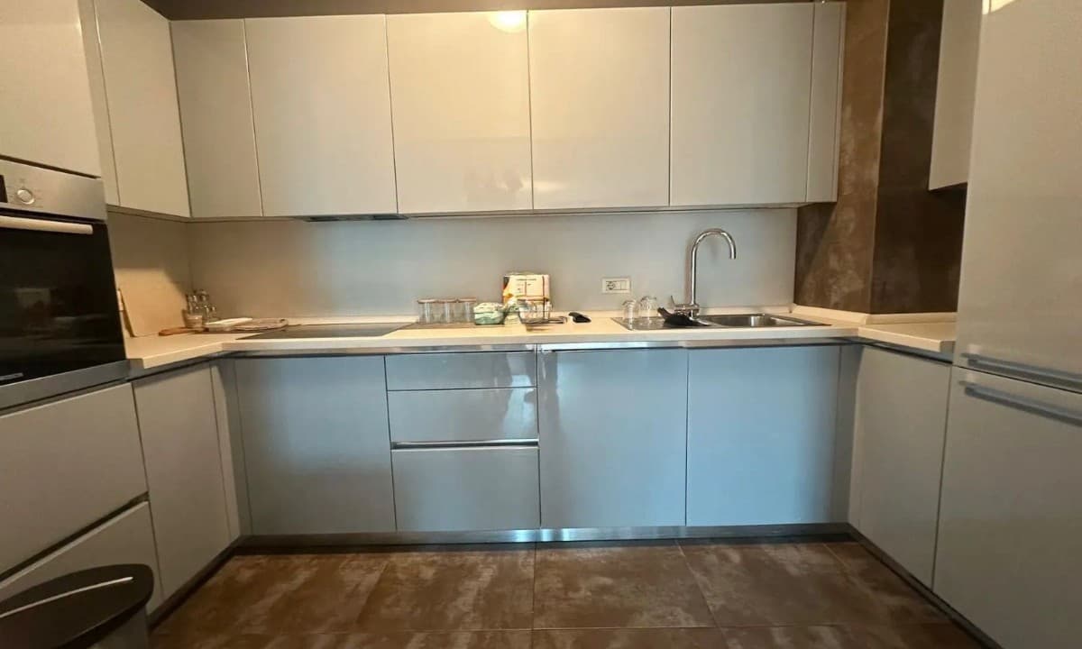 Izdaje se dvosoban stan