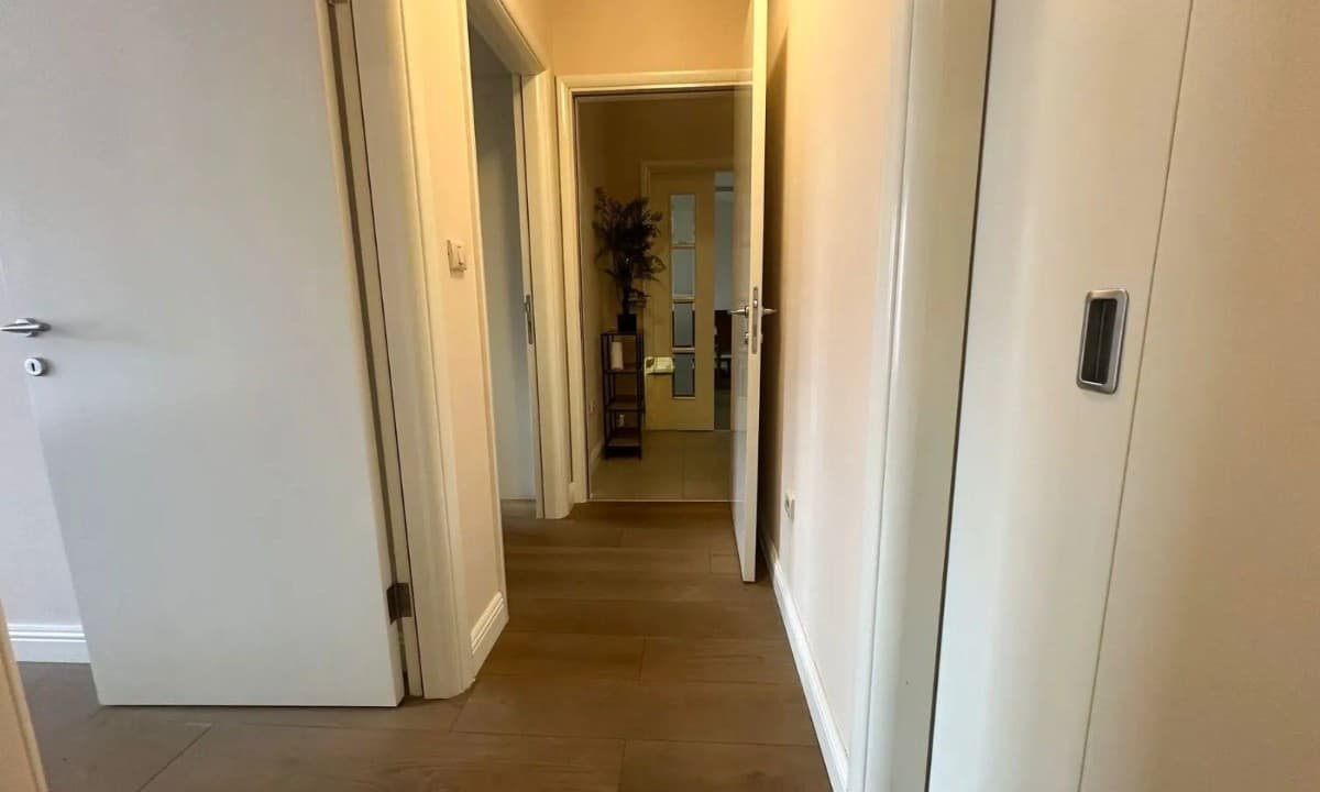 Izdaje se dvosoban stan
