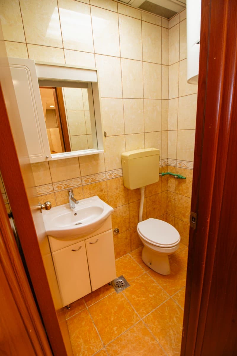 Izdaje se poslovni prostor