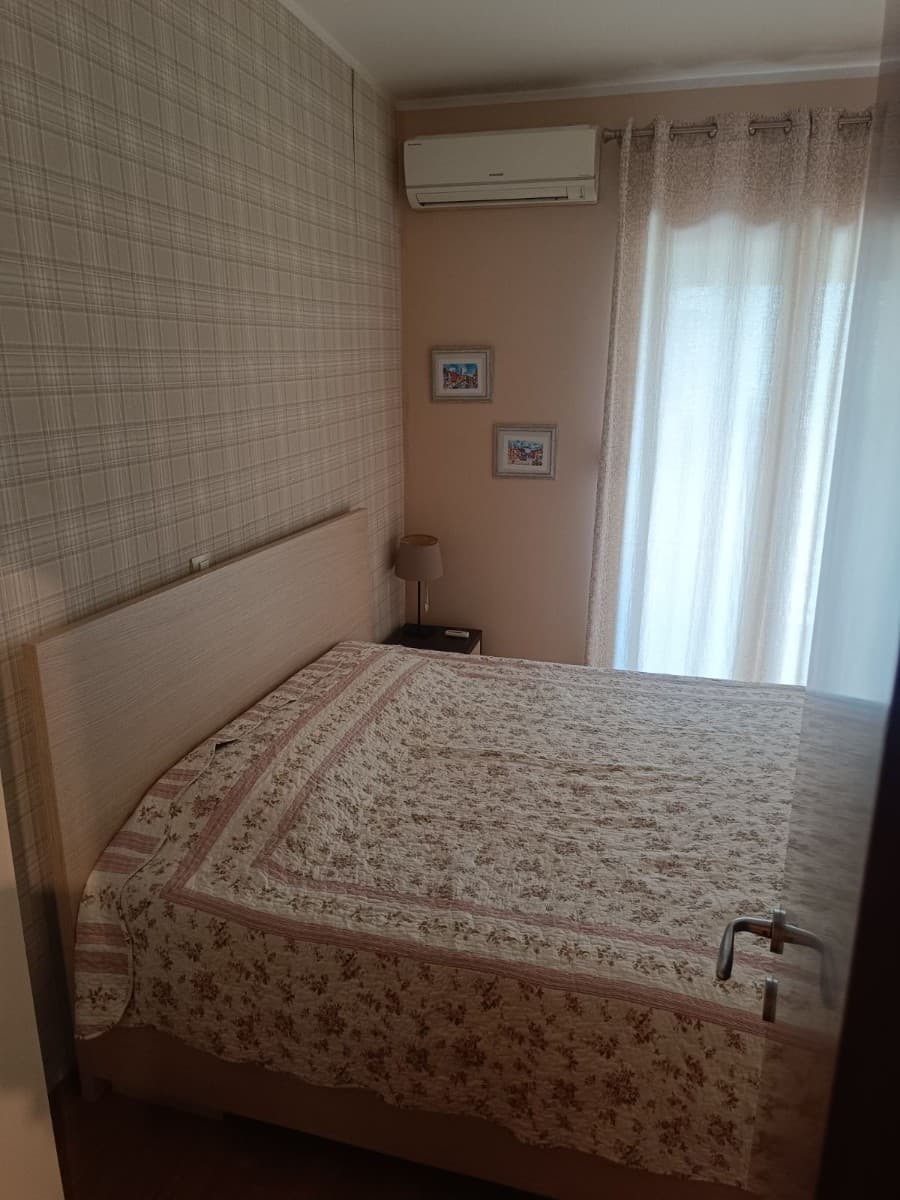 Izdaje se stan