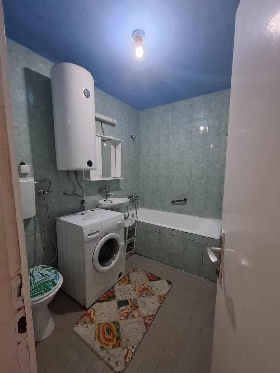 Izdaje se dvosoban stan