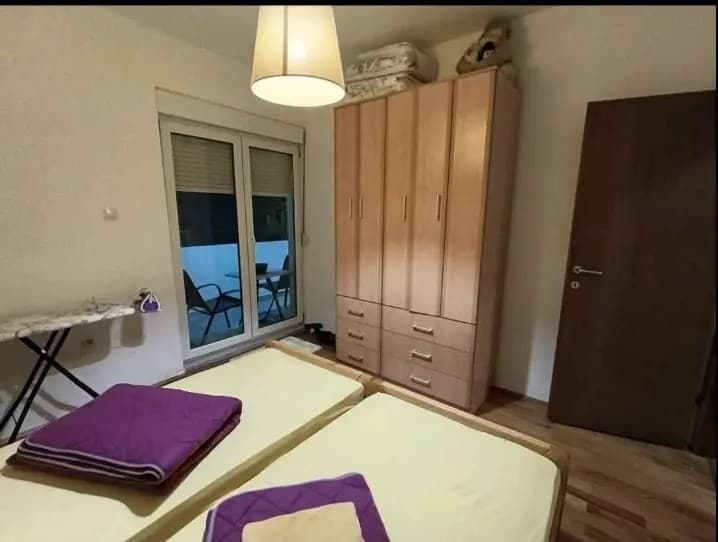 Izdaje se jednosoban stan