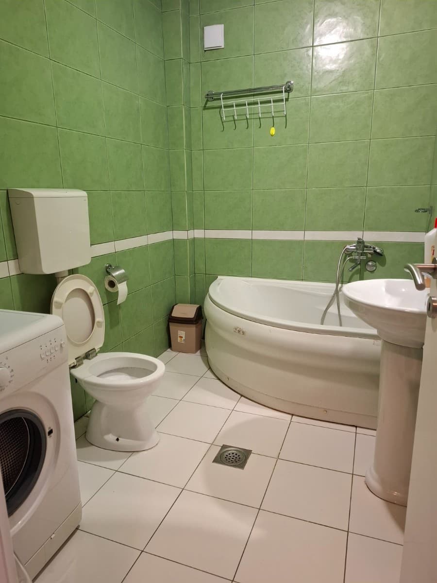 Izdaje se dvosoban stan