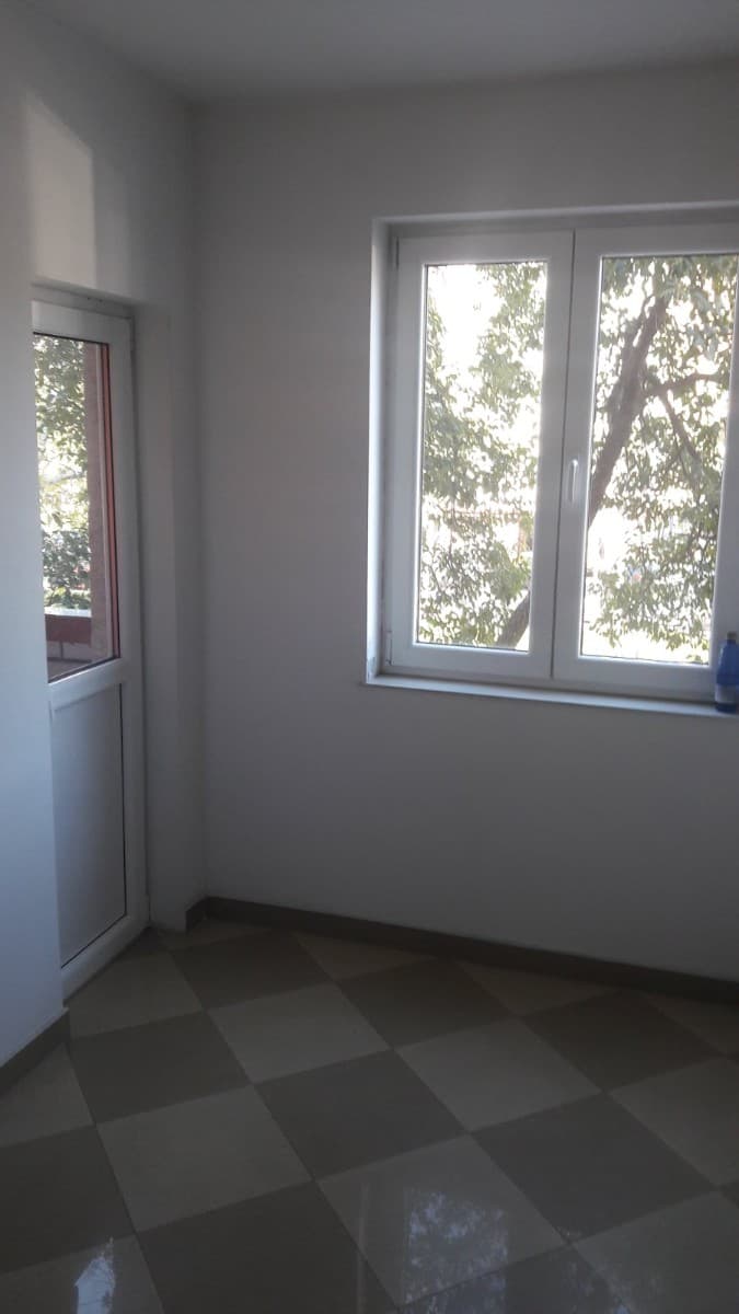 Izdaje se stan u poslovne svrhe