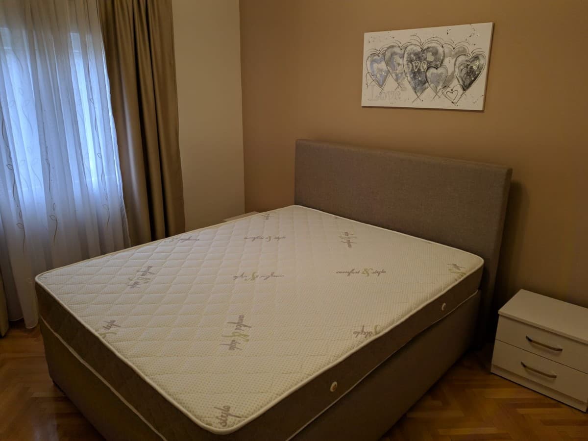 Izdaje se stan