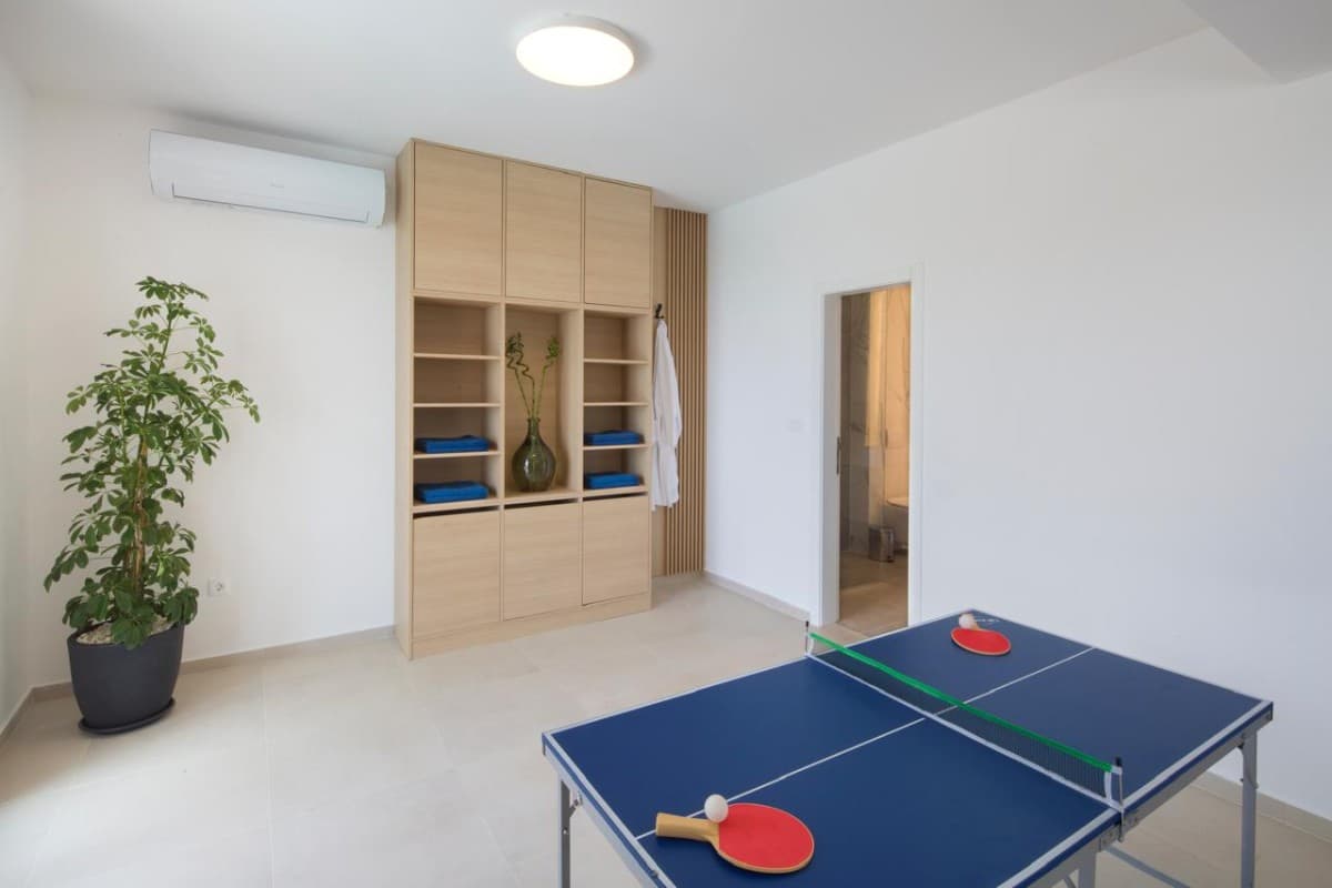 Izdaje se Villa