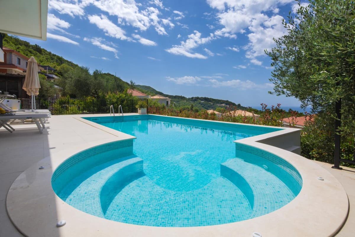Izdaje se Villa